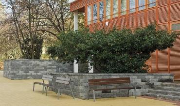 Semmelrock, Castello ker�t�selem, F�lk�, sz�rke-fekete antikolt, 20x20x14 cm