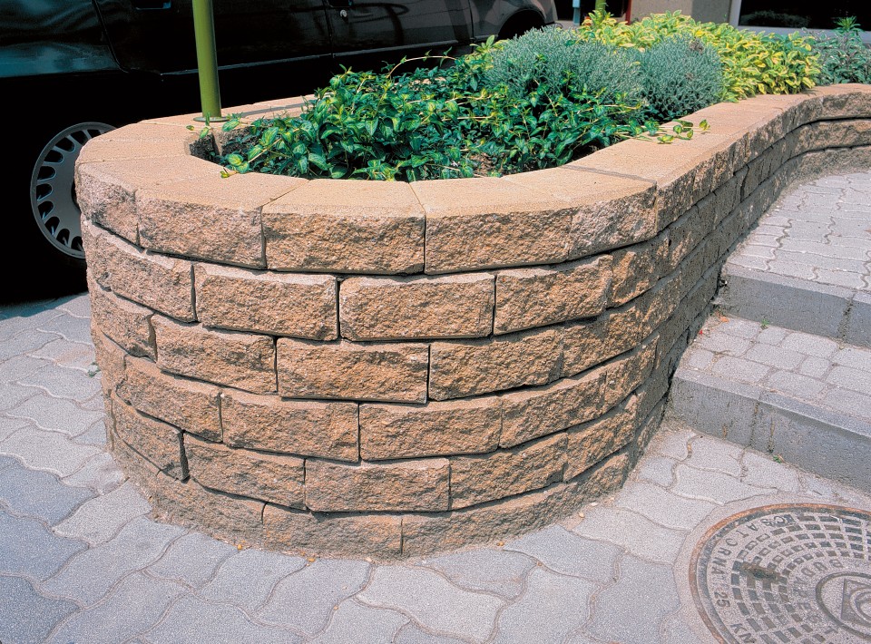 KK Kavics Beton, Lisszabon t�mfal, 20x15,3/23,1 cm, homok