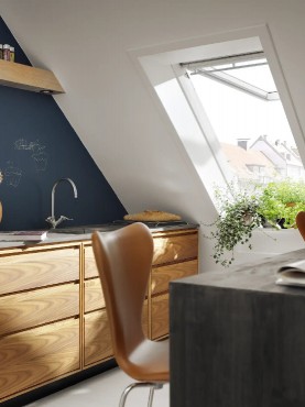 Velux, Felny�l� tet�ablak GNL MK06 1064, 3-r�teg� �veg, lakkozott fa, 78x118 cm