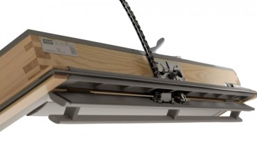Velux, Elektromos tet�ablak, GLL MK06 106421, k�szre lakkozott fa, 78x118 cm