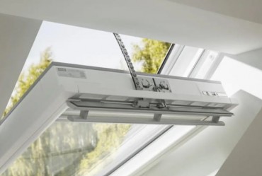 Velux, Elektromos tet�ablak, GLU MK06 006421, m�anyag bevonat fa maggal 78x118 cm