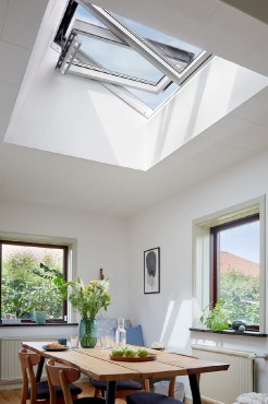 Velux, Elektromos tet�ablak, GLU MK06 006421, m�anyag bevonat fa maggal 78x118 cm