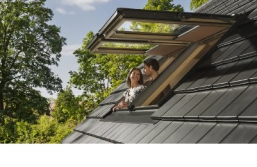 Velux, Felny�l� tet�ablak, GPL MK08 3066 3-r�teg� �veg, lakkozott fa, 78x140 cm