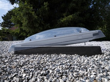 Velux, Fel�lvil�g�t� kupola, CVP 090090 0073U + ISD 090090 0010, polikarbon�t, 90x90 cm