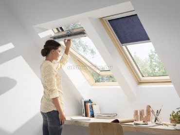 Velux, Tet�t�ri ablak, GLL SK08 1061, 3-r�teg� �vegez�s, lakkozott fa, 114x140 cm