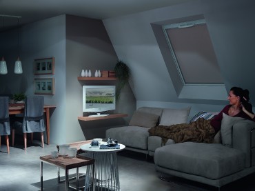 F�nyz�r� bels� rol�, Roto, ZRV M 65/118 R4R7 W V, manu�lis, feh�r vezet�s�nnel (6/11)