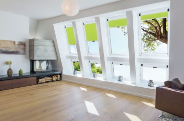 F�nyz�r� bels� rol�, Roto, ZRV M 65/118 R4R7 W V, manu�lis, feh�r vezet�s�nnel (6/11)