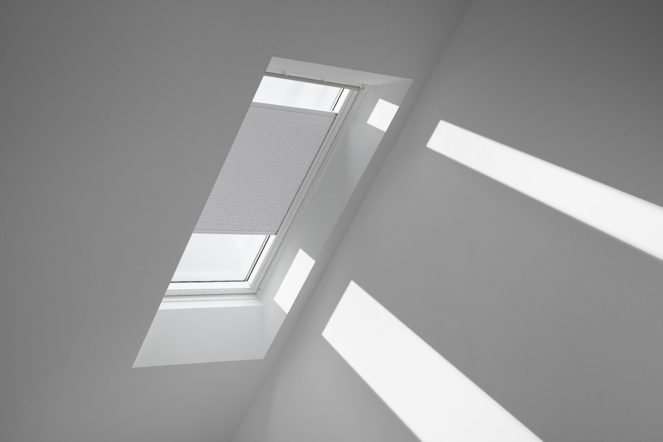 Velux, F�nyz�r� dupla plisz�, FHC 102 1045S, alu sz�n� oldalvezet� s�nnel