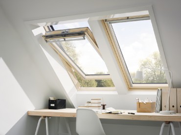 Velux, Tettri ablak, GGL CK02 3070, 55x78 cm, 2-rteg veg, lakkozott fa, ragasztott veg