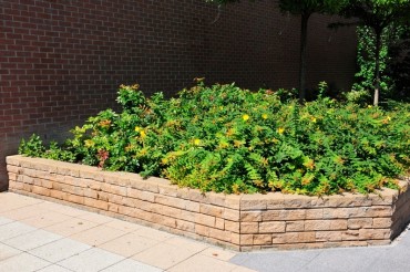 KK Kavics Beton, Lisszabon T�mfal, 20x15,3/23,1 cm, antracit